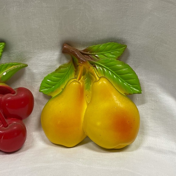 Vintage 1970s Mid Century Pair of Fruit Wall Art - Picture 3 of 6